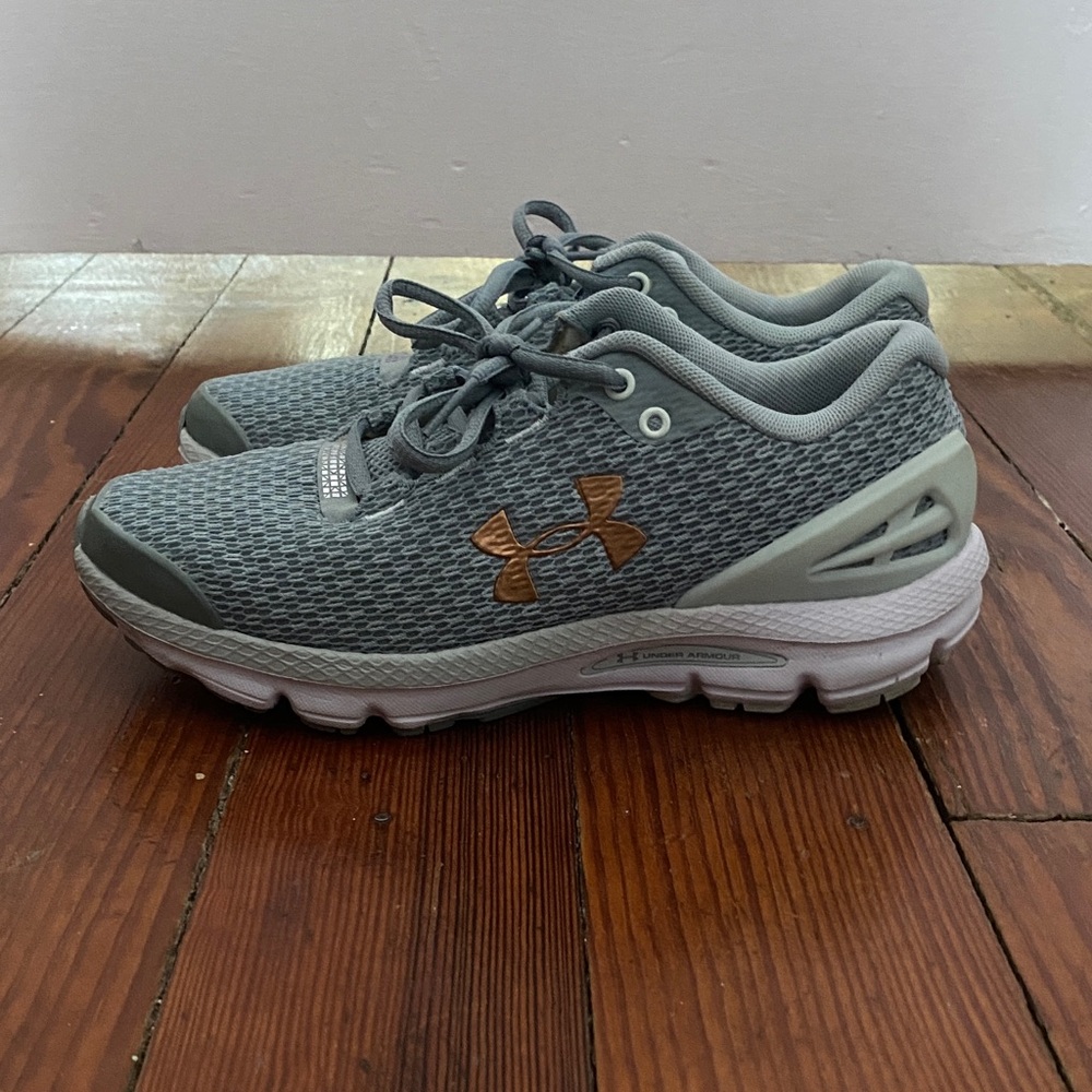 Under Armour Gray Sneakers with Gold Logo